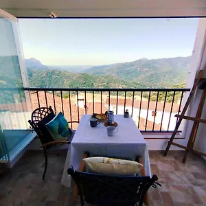 Casa Perejil, Un Balcon Al Genal Genalguacil